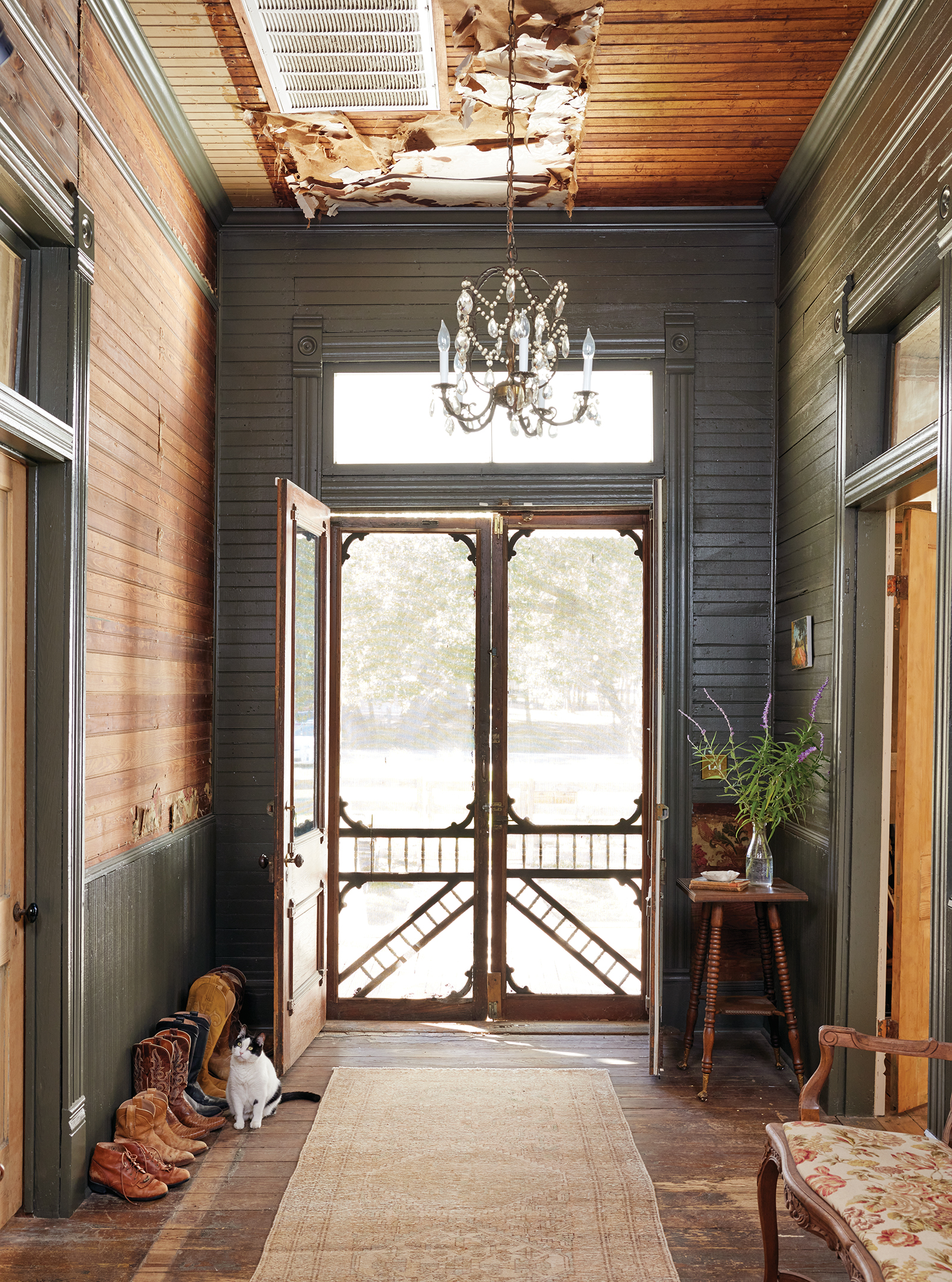 Interior Designer Claire Zinnecker's Cottage of Curiosities - Austin Home